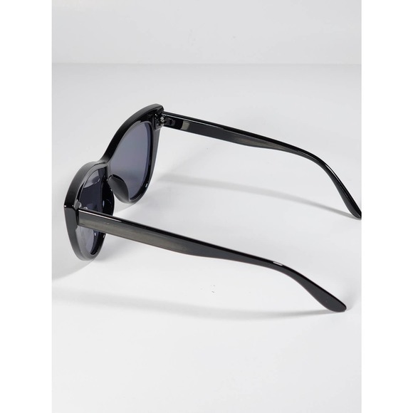 Foster Grant Full Butterfly / Cat Eye Frame Black Tinted Sunglasses 52662FGX001 - Picture 4 of 11